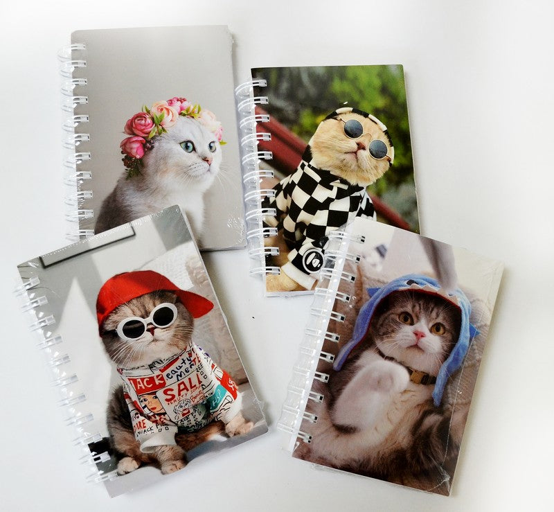 Petit Livre Épais 300 pages 10x15cm Motifs de chats Assortis