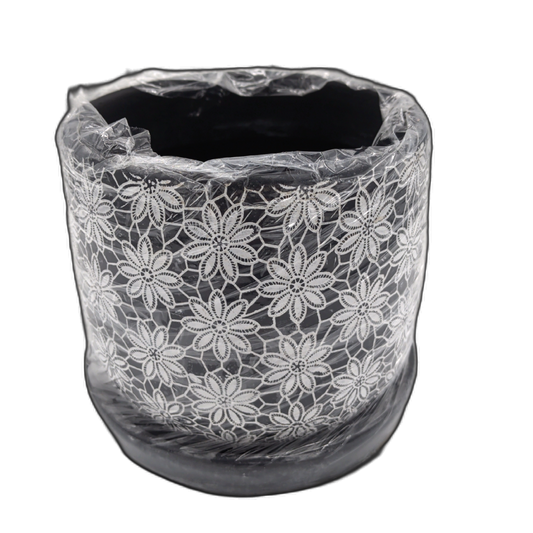 Planter w/Attatched Saucer Black 5.5" x 4.5"